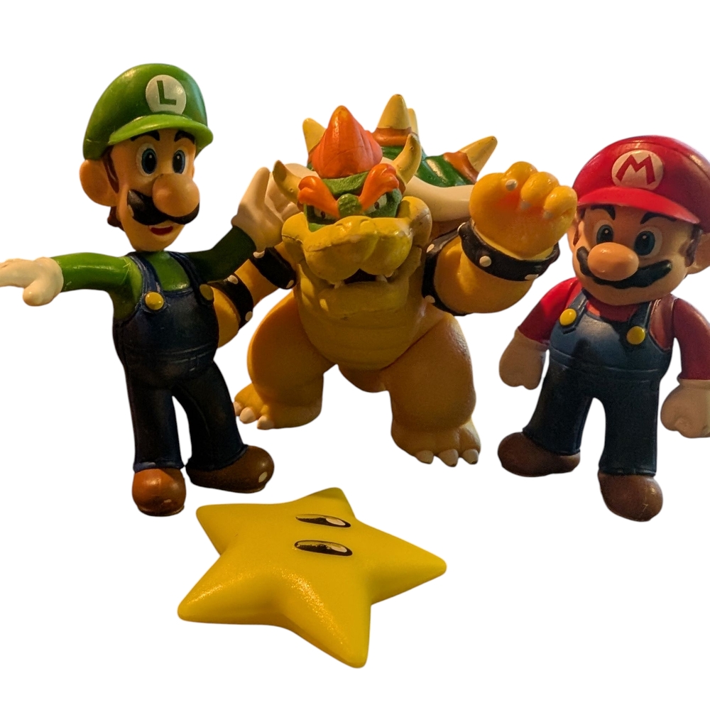 2/22 $ Super Mario Bros Action Figure Set